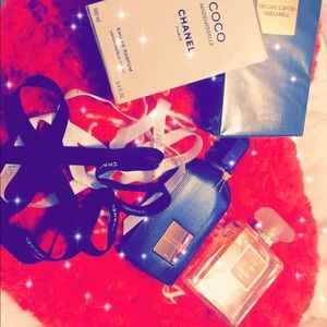 Meet your Posher, Hala