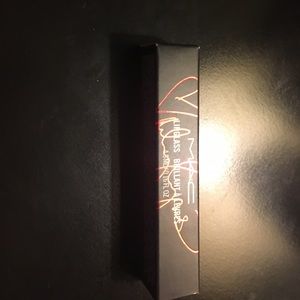 Mac Miley Cyrus LipGlass - Viva Glam