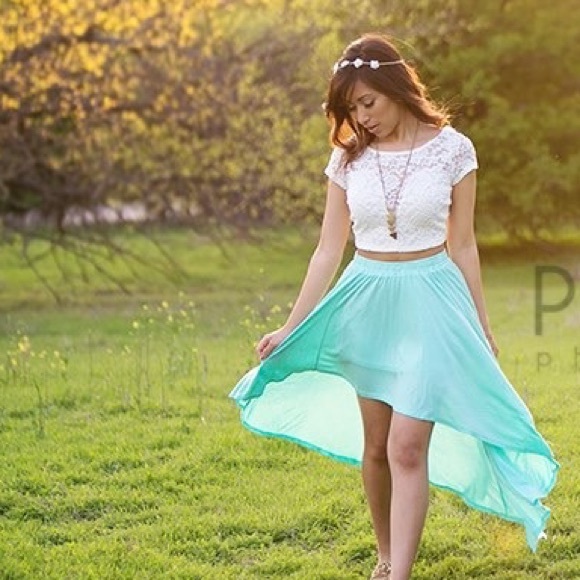 White Lace Crop Top with Bow Back - Picture 1 of 6