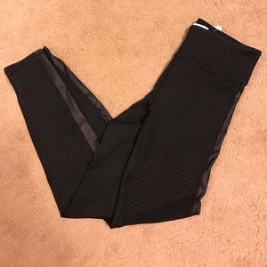 BRAND NEW Fabletics Leggings