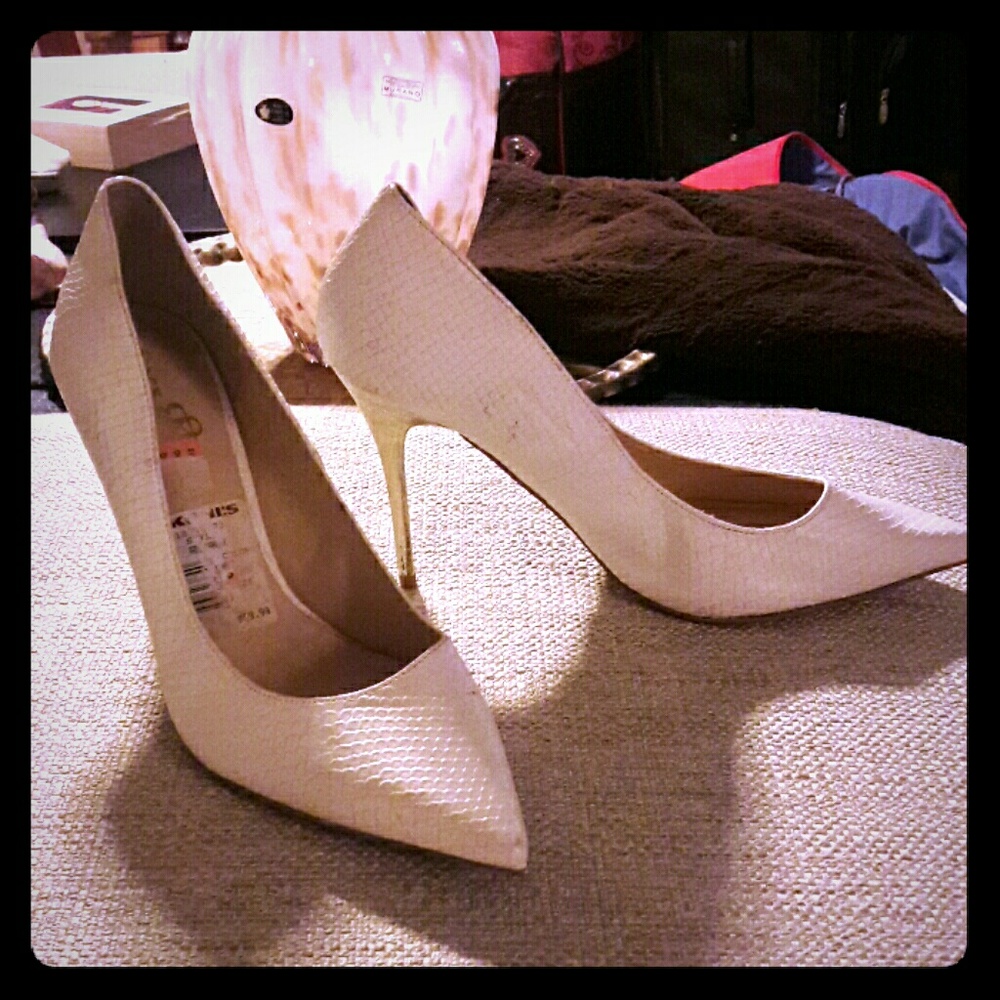 Rock and republic white heels