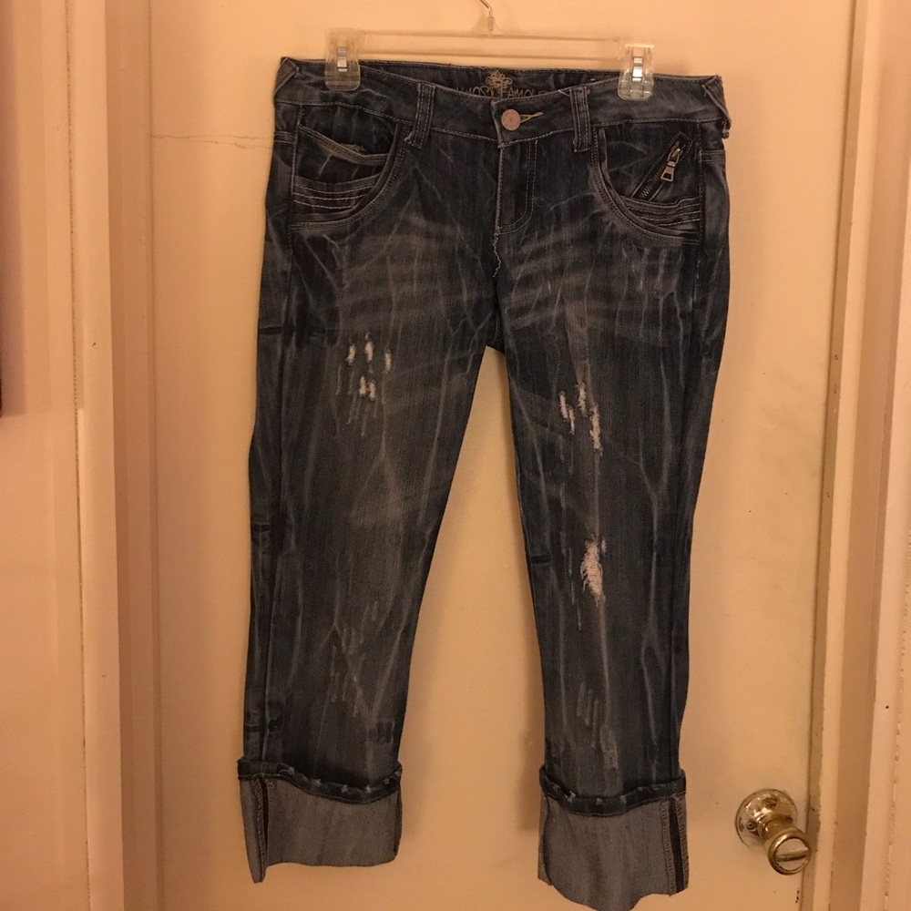 Almost Famous denim Capri