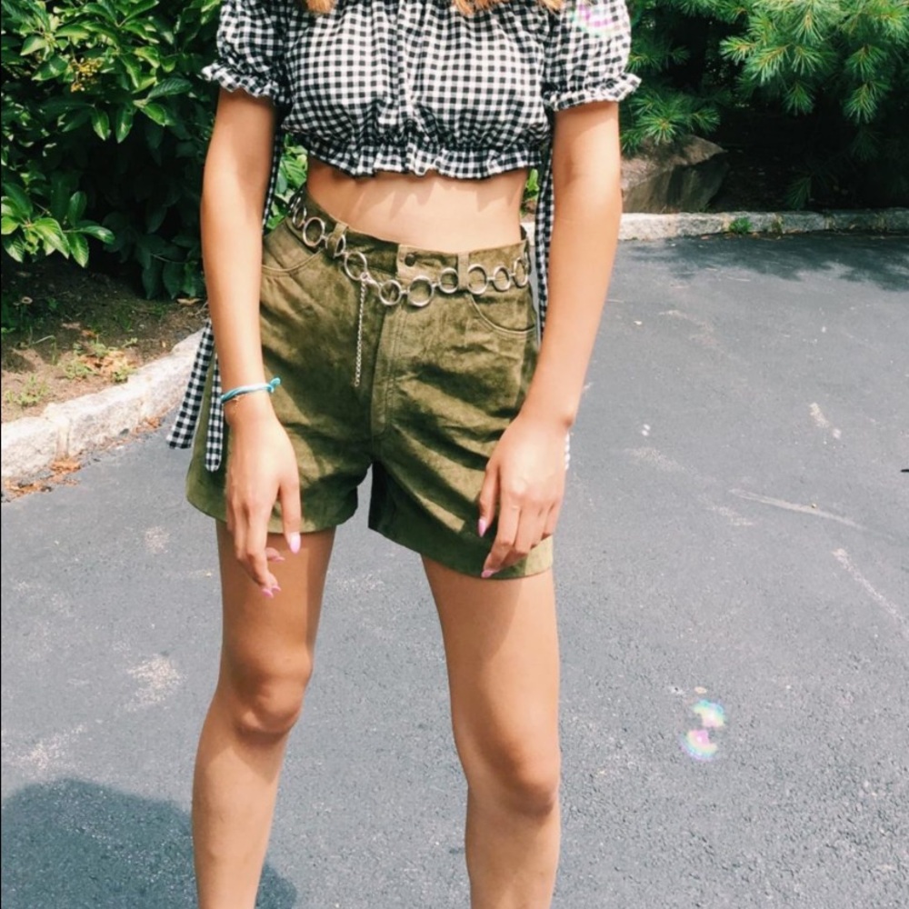 [vintage] high-waisted faux suede shorts