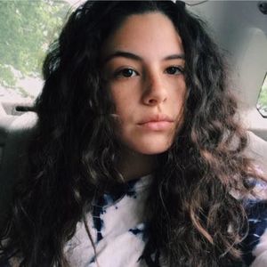 Meet your Posher, Olivia