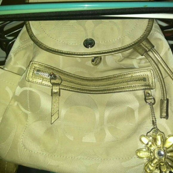 Coach purse n back pack/ wallet - Picture 2 of 3