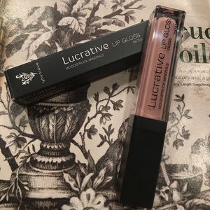 Younique, Lucrative Lip Gloss. Color- Lucid