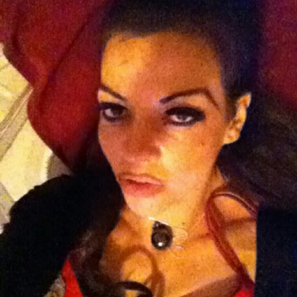 Meet your Posher, Kerri Ann - Picture 5 of 8