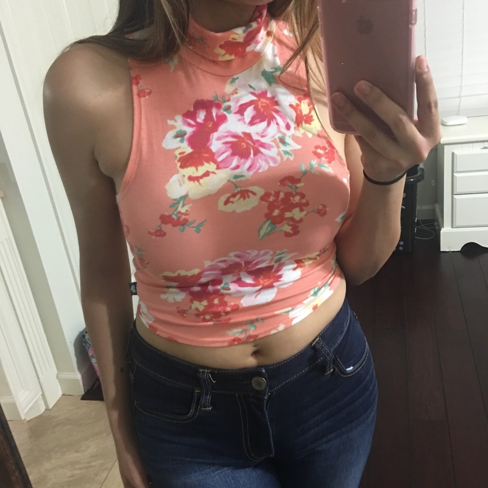 Kendall & Kylie floral crop top