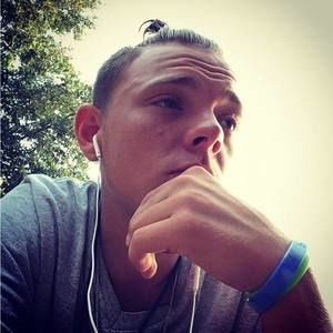 Meet your Posher, Lee