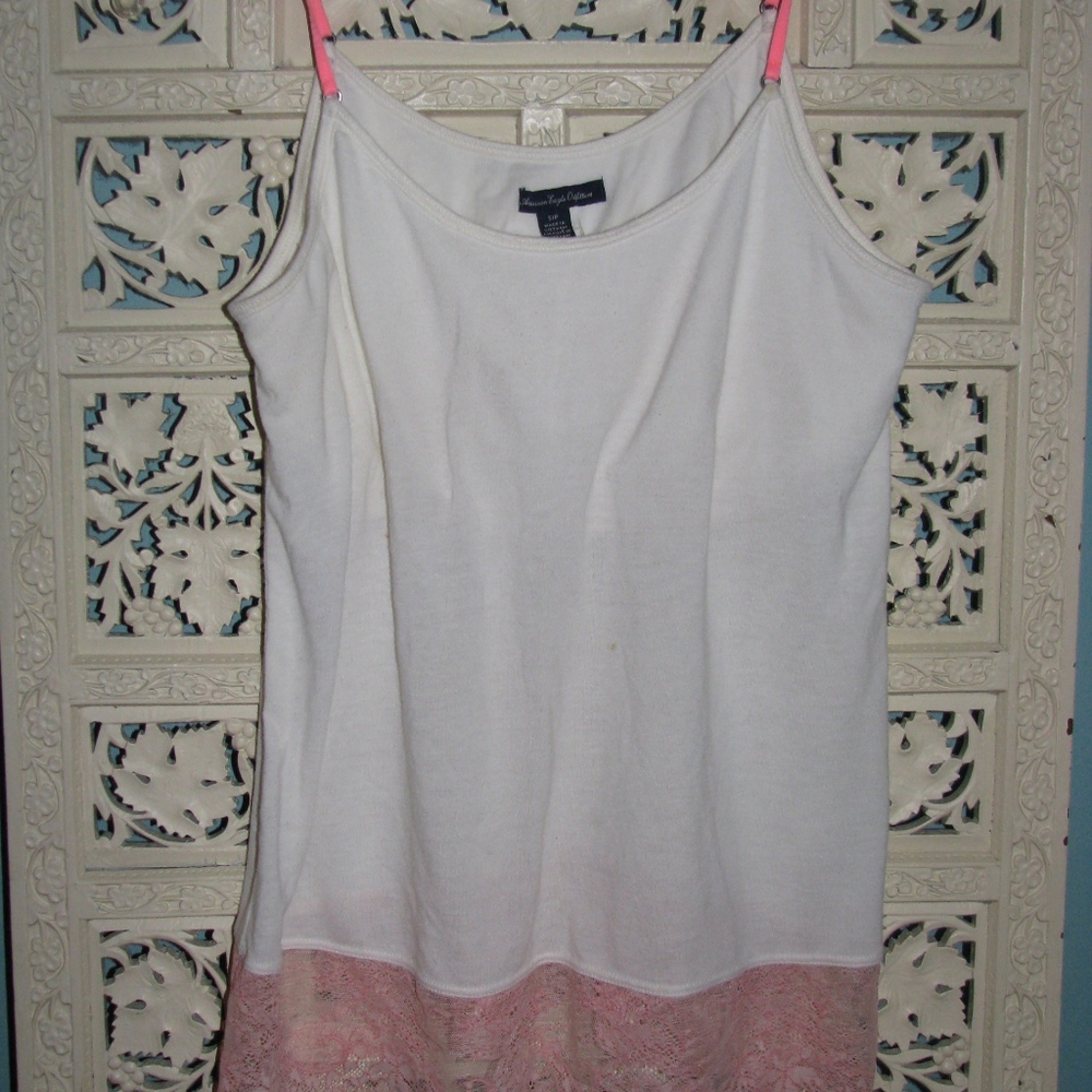 AMERICAN EAGLE lace-bottom tank top