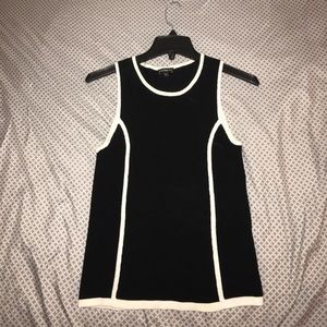 Black and white express top size small