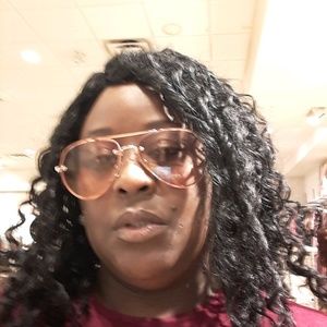 Meet your Posher, Amelia