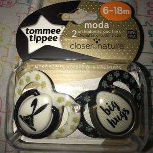 Baby orthodontic pacifiers