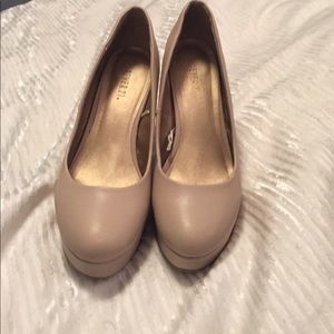 Blush/nude Forever 21 platforms