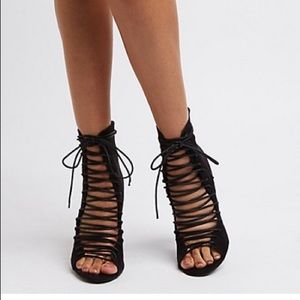 ✨Lace me up Booties✨👢👀 NEW