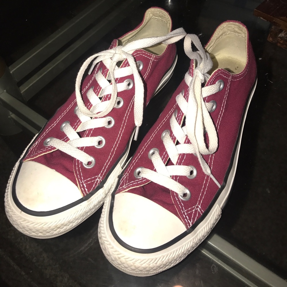 Maroon converse