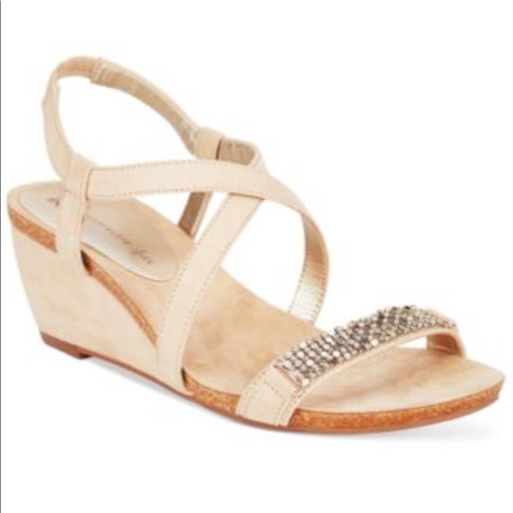 Anne Klein Jasia Wedge - beige