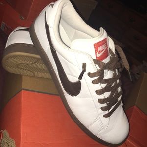 Nike Tennis Classic 11 (White/Brq Brown-Med Brown)