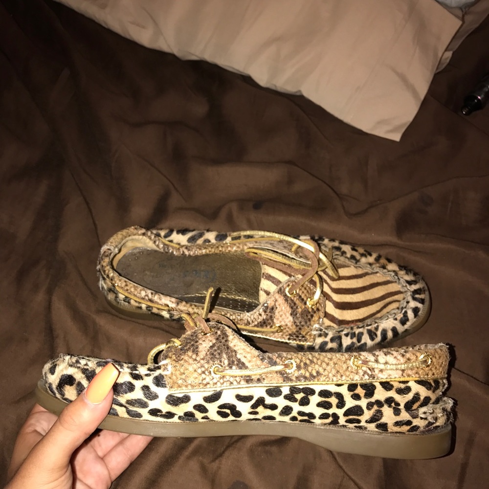 Leopard Sperrys