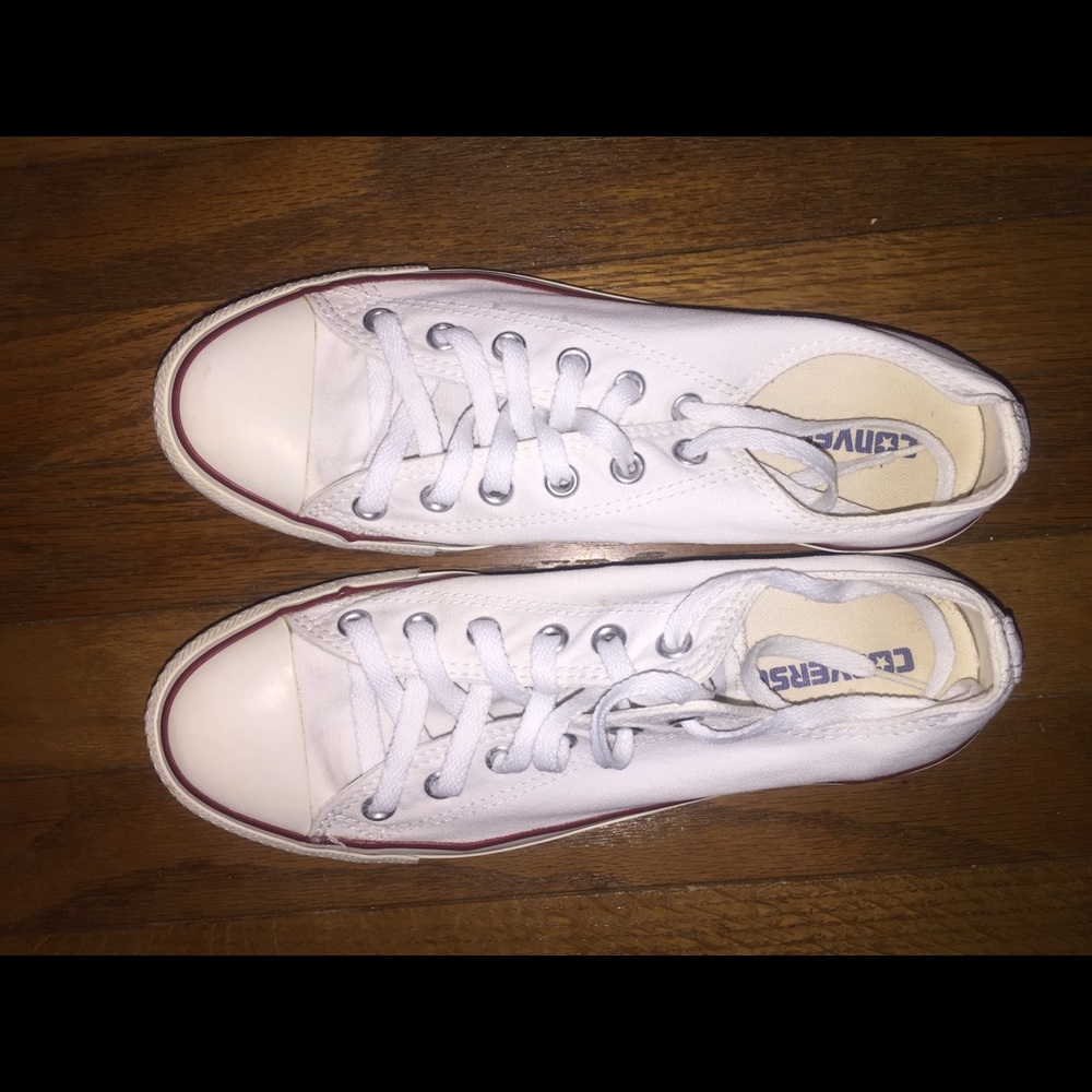SOLD‼️‼️‼️White converse