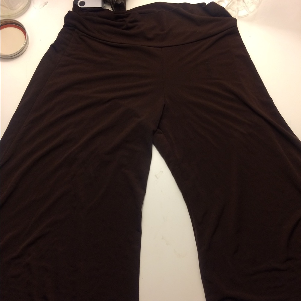 brown capris