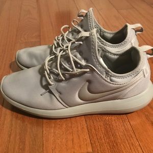 Nike Roshe two LIMITED