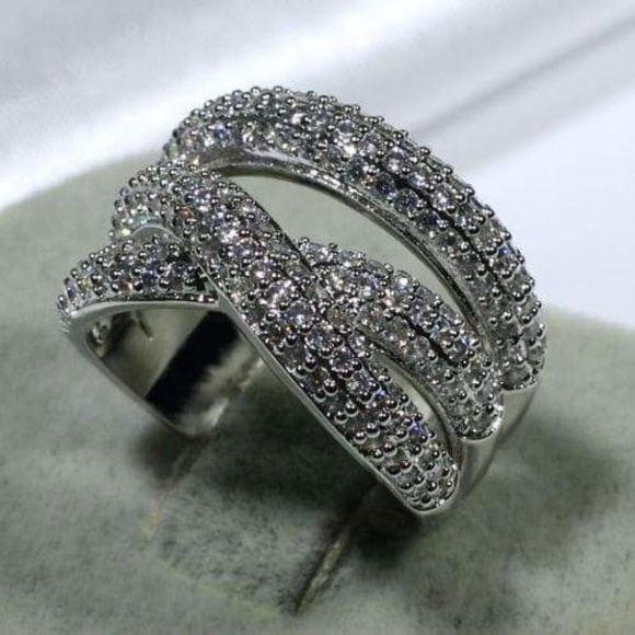 18 K White Gold Filled AAA Clear CZ ring - Picture 2 of 7