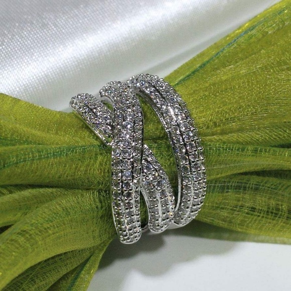 18 K White Gold Filled AAA Clear CZ ring - Picture 4 of 7