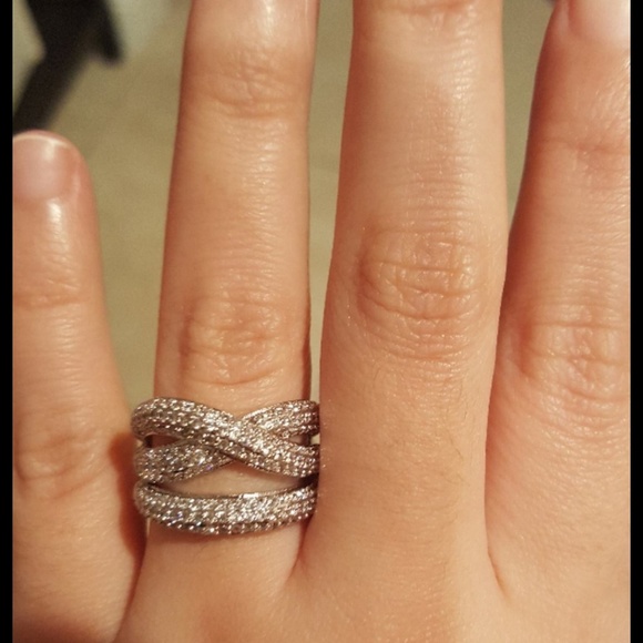 18 K White Gold Filled AAA Clear CZ ring - Picture 6 of 7