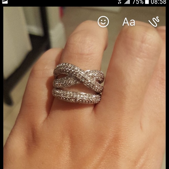 18 K White Gold Filled AAA Clear CZ ring - Picture 7 of 7