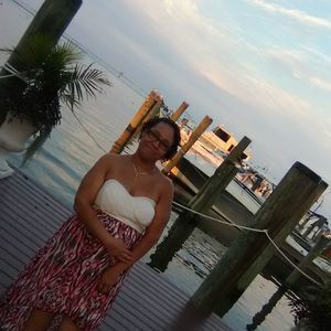 Meet your Posher, Tia