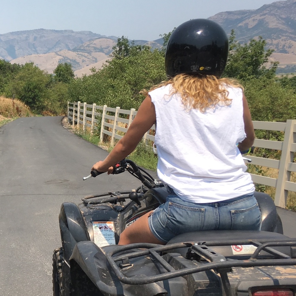 Meet your Posher, Elisa