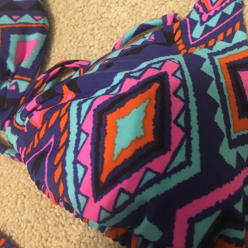 Aztec print bikini - Picture 3 of 4