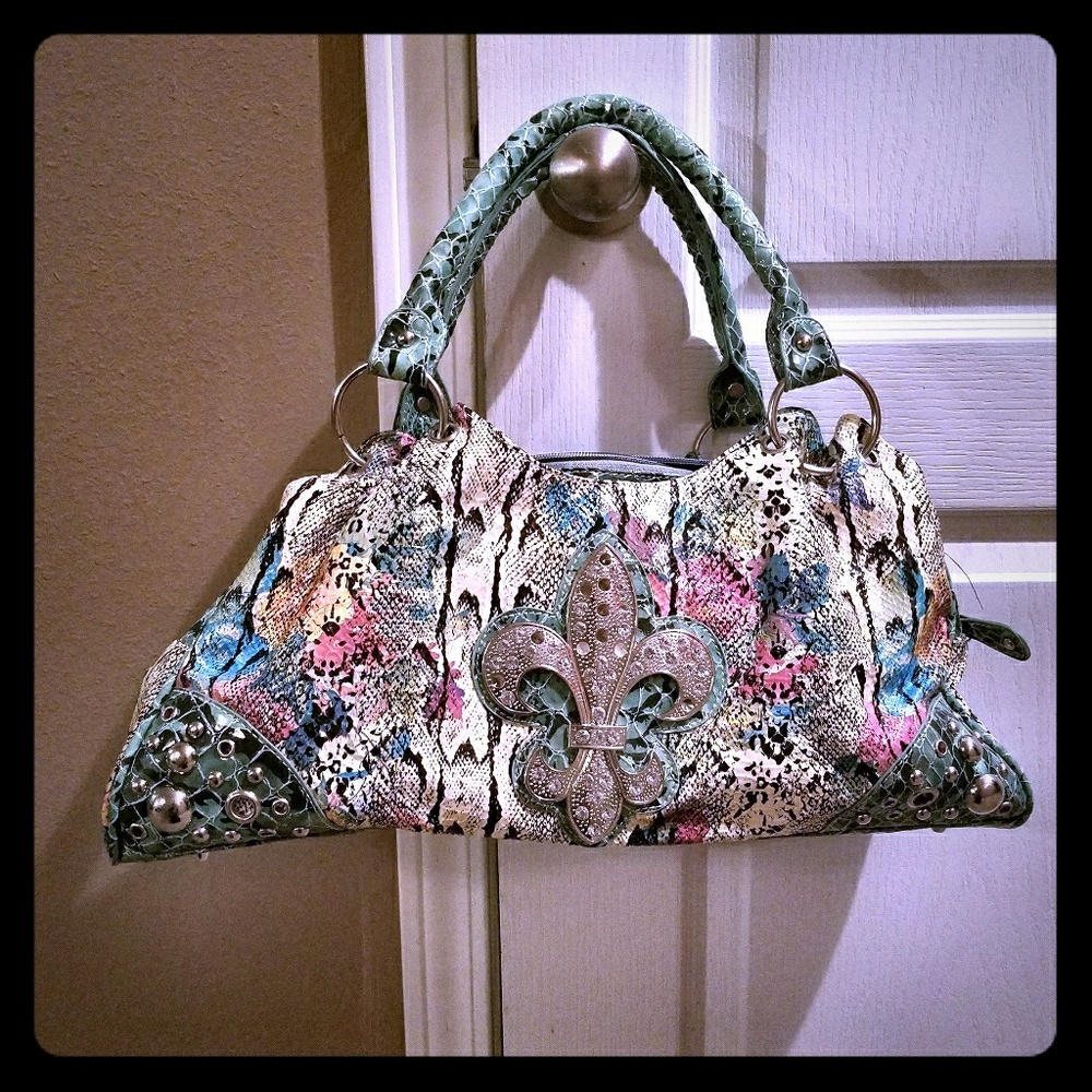 Detailed Fleur Dis Lis purse