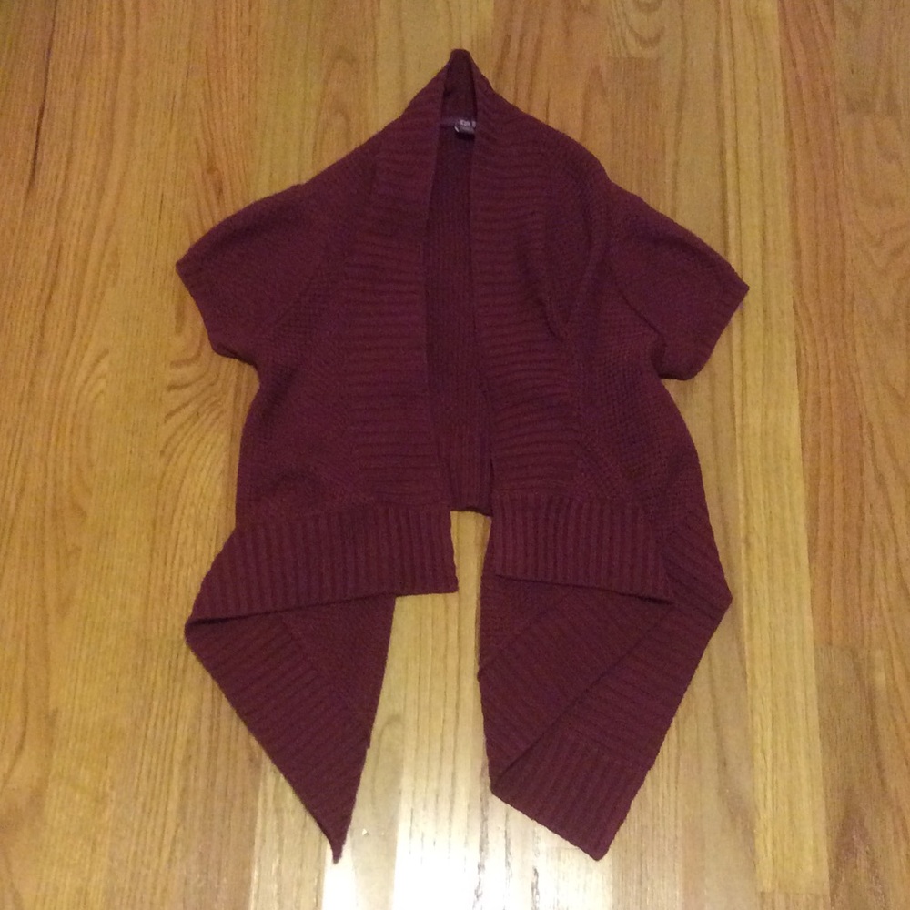 Burgundy Short-Sleeve Layered Half-Cardigan Shrug