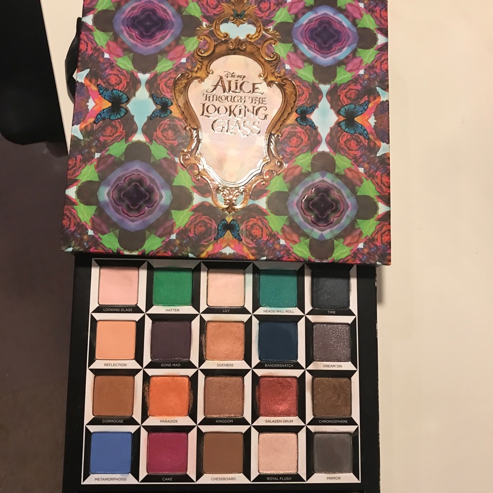 Urban Defay Alice in Wonderland Palette
