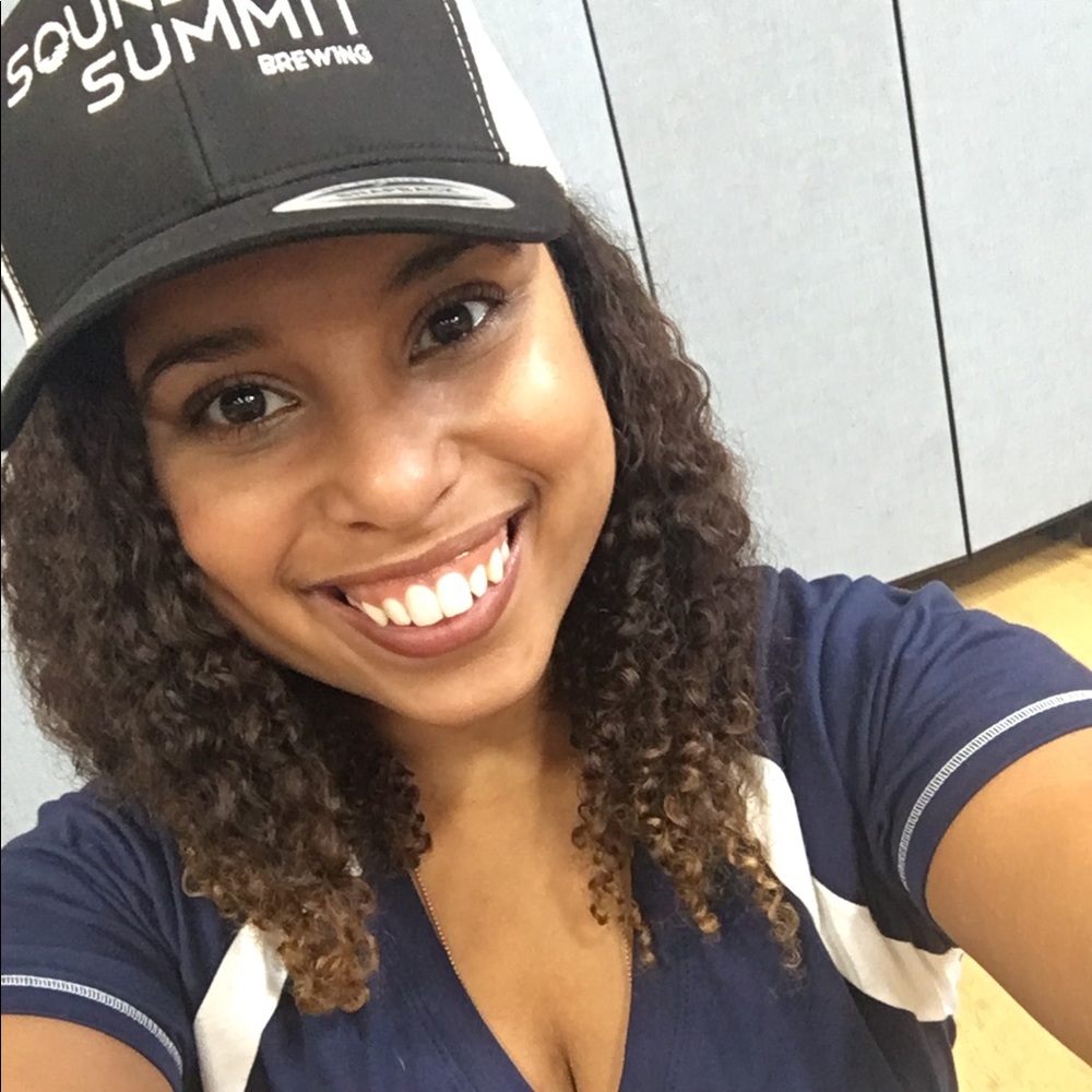 Meet your Posher, Simone