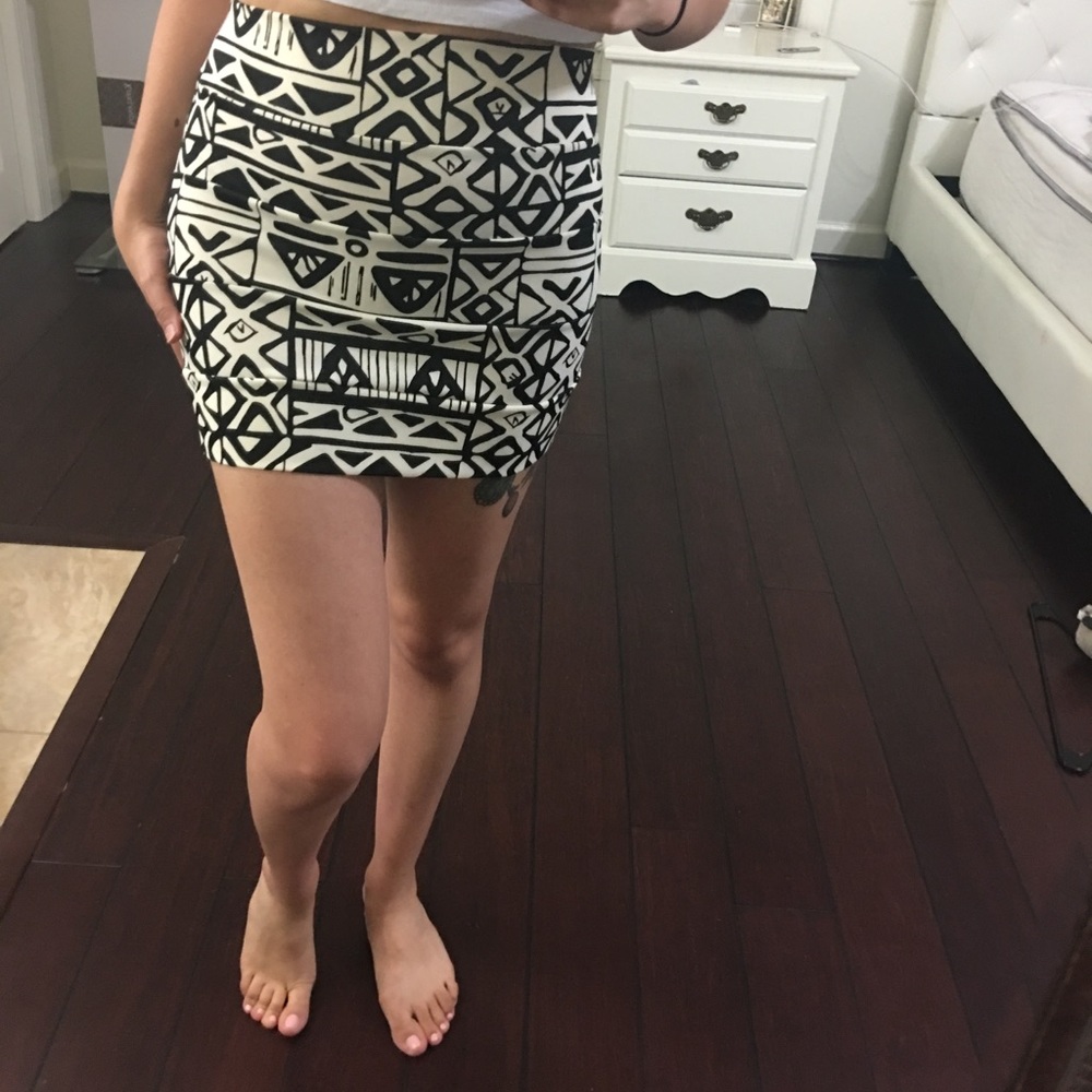 Tribal skirt. Mini, high waisted.