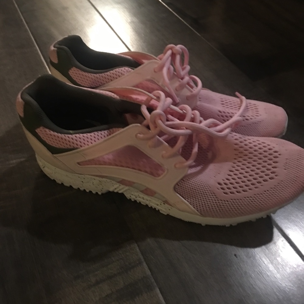 Adidas shoes - Picture 2 of 8