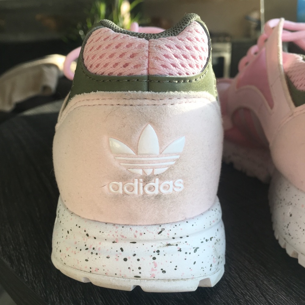 Adidas shoes - Picture 4 of 8