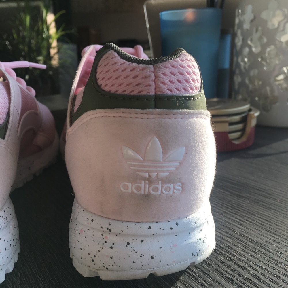 Adidas shoes - Picture 5 of 8