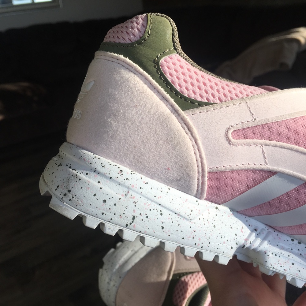 Adidas shoes - Picture 7 of 8