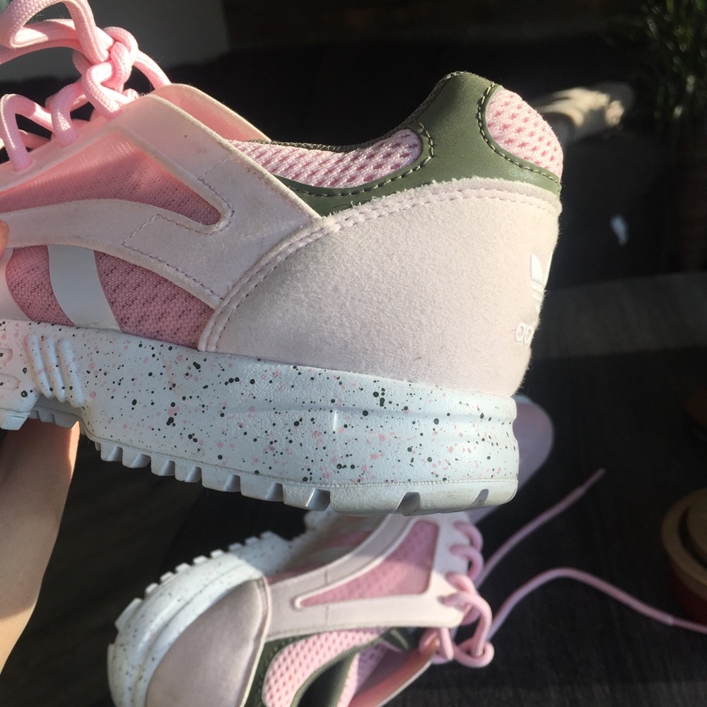 Adidas shoes - Picture 8 of 8