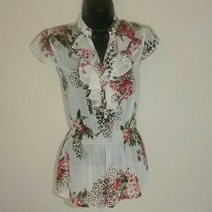 🌷🌼🌹Xhilaration ruffle sheer blouse🌷🌼🌹