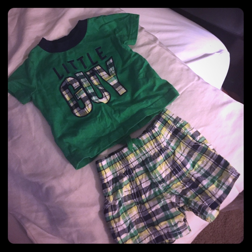 2 Adorable 👶 preppy short sets.