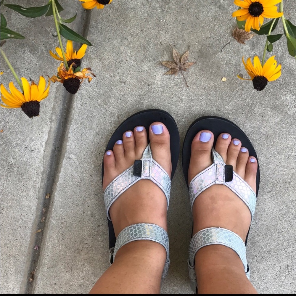 women's teva shoes