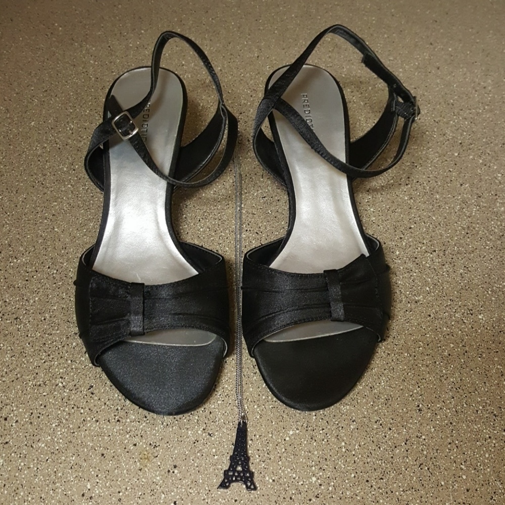 PREDICTIONS low black heels + Free necklace.