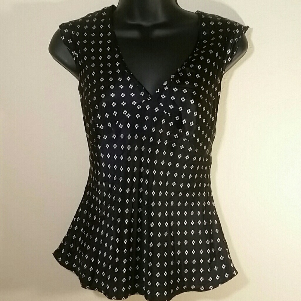 🌼GAP silk v-neck top🌼