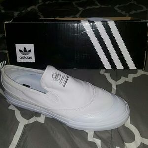 New Adidas matchcourt slip skate shoes