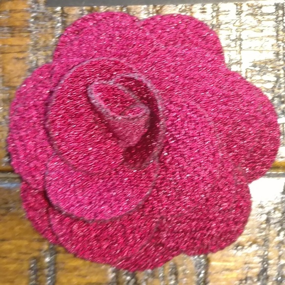 Camden Burgundy Lapel Pin - Picture 3 of 4